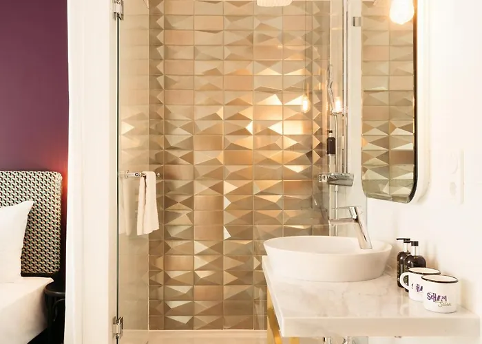 Schani Salon Hotel