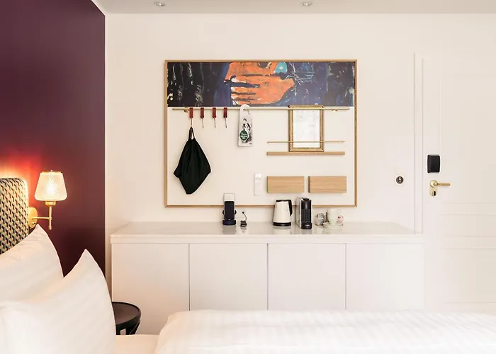 Schani Salon Hotel 4*