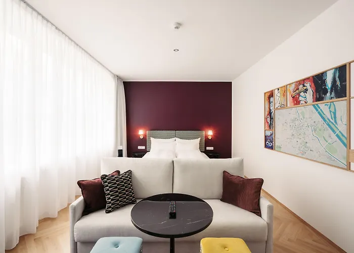 Schani Salon Hotel 4*