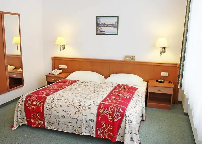 Schani Salon Hotel 4*